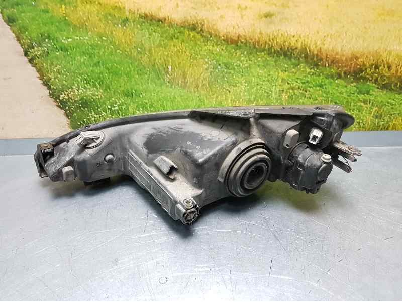 Recambio de faro derecho para peugeot 206 berlina x-line referencia OEM IAM 9640559480 89005131 VALEO 1 PATA ROTA