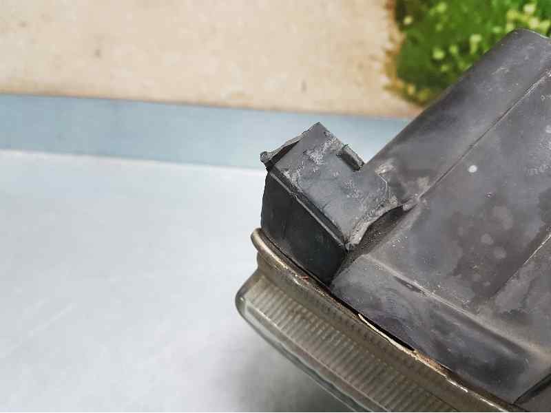 Recambio de faro derecho para peugeot 206 berlina x-line referencia OEM IAM 9640559480 89005131 VALEO 1 PATA ROTA