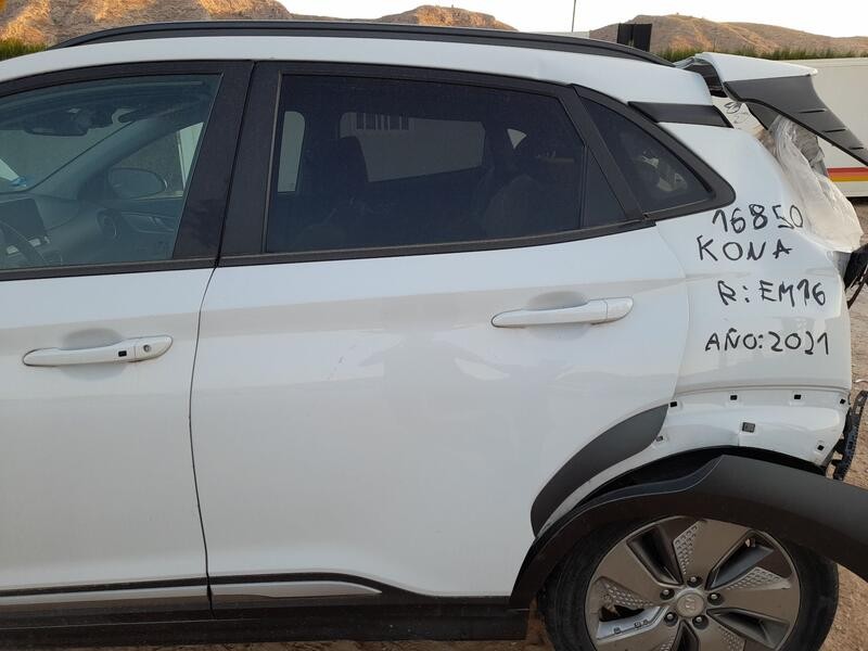 Recambio de puerta trasera izquierda para hyundai kona (os, ose, osi) ev referencia OEM IAM 77003J9020  