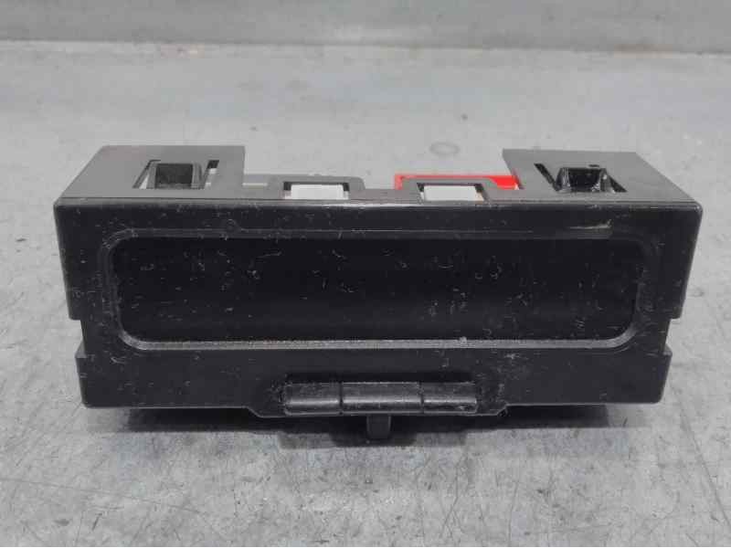 Recambio de pantalla multifuncion para renault scenic (ja..) 1.4 16v expression referencia OEM IAM 8200028364A  
