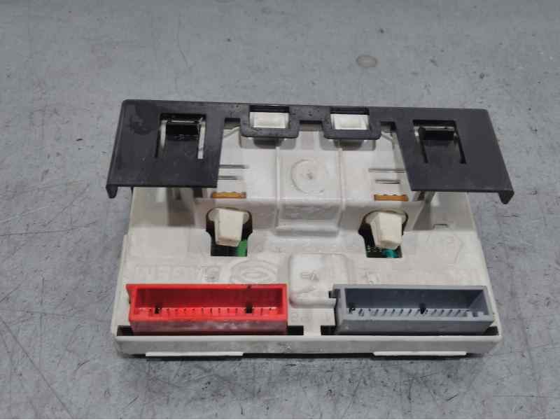 Recambio de pantalla multifuncion para renault scenic (ja..) 1.4 16v expression referencia OEM IAM 8200028364A  