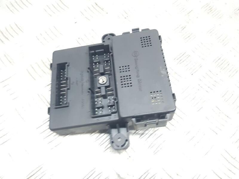 Recambio de modulo confort para ssangyong rodius xdi referencia OEM IAM 8232021031  