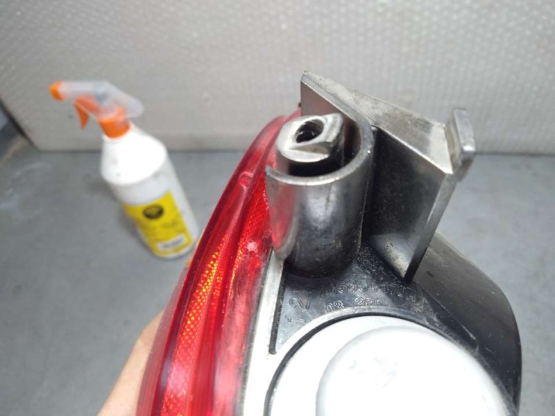 Recambio de piloto trasero derecho paragolpes para dacia sandero stepway comfort referencia OEM IAM 265854470R  