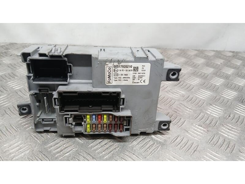 Recambio de caja reles / fusibles para ford ka (ccu) titanium referencia OEM IAM 517935210  