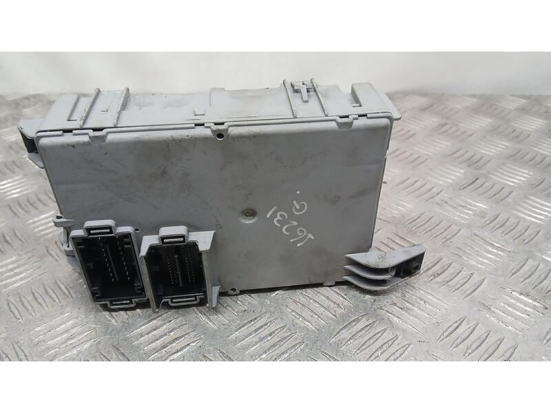 Recambio de caja reles / fusibles para ford ka (ccu) titanium referencia OEM IAM 517935210  