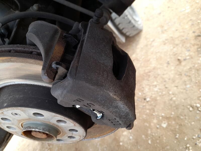 Recambio de pinza freno delantera derecha para volkswagen golf vi (5k1) 1.6 tdi referencia OEM IAM 1K0615124D  