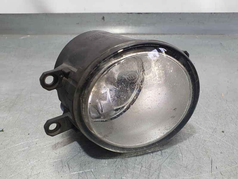 Recambio de faro antiniebla derecho para toyota avensis (t27) advance referencia OEM IAM 812100D041 89210656 VALEO