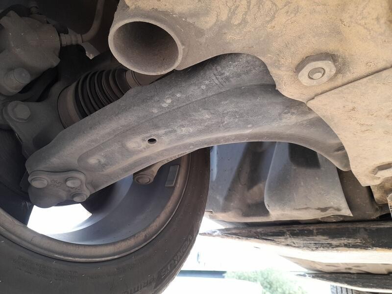 Recambio de brazo suspension inferior delantero derecho para renault megane iii grandtour (kz0/1) 1.5 dci (kz1m, kz1w, kz0r) ref