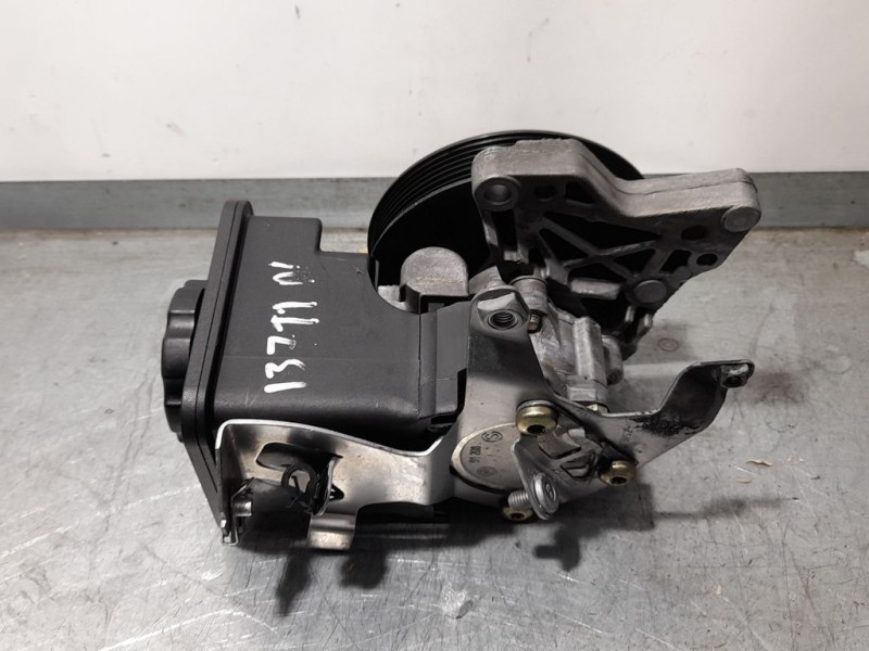 Recambio de bomba direccion para bmw serie 3 touring (e46) 320d referencia OEM IAM 32416756575  