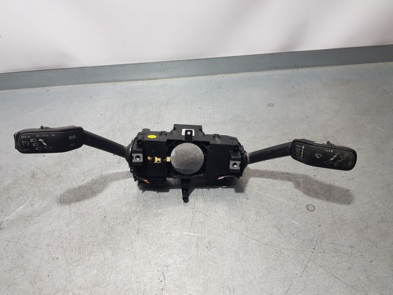 Recambio de mando luces y limpia para skoda rapid ambition referencia OEM IAM 6C6953501B  