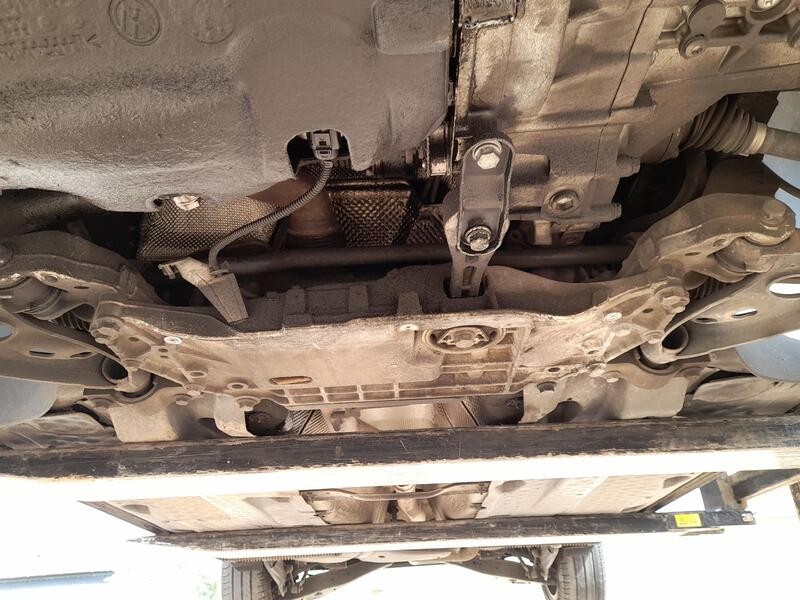 Recambio de puente delantero para volkswagen golf vi (5k1) 1.6 tdi referencia OEM IAM 1K0199313AL  