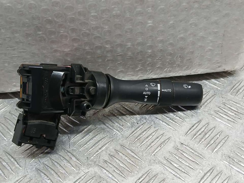 Recambio de mando limpia para toyota avensis (t27) advance referencia OEM IAM 0518017F420  