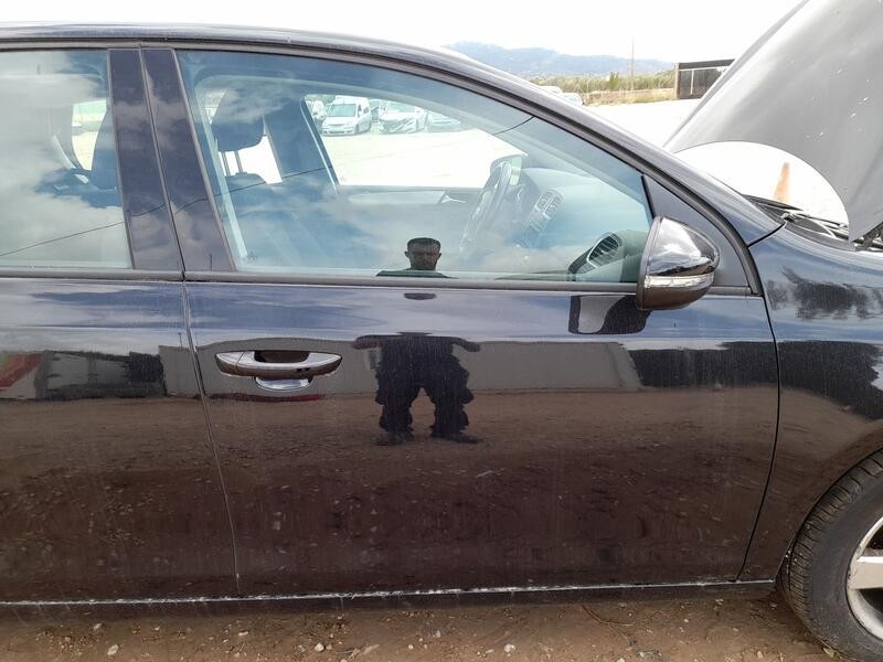 Recambio de puerta delantera derecha para volkswagen golf vi (5k1) 1.6 tdi referencia OEM IAM 5K4831056H  