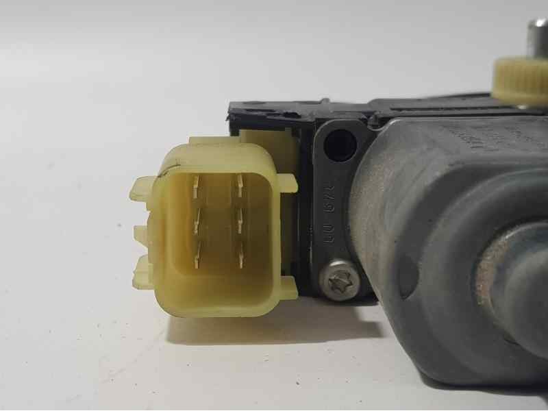 Recambio de motor elevalunas delantero izquierdo para ford fiesta (cb1) ghia referencia OEM IAM 8A6114A389B 0130822404 BOSCH