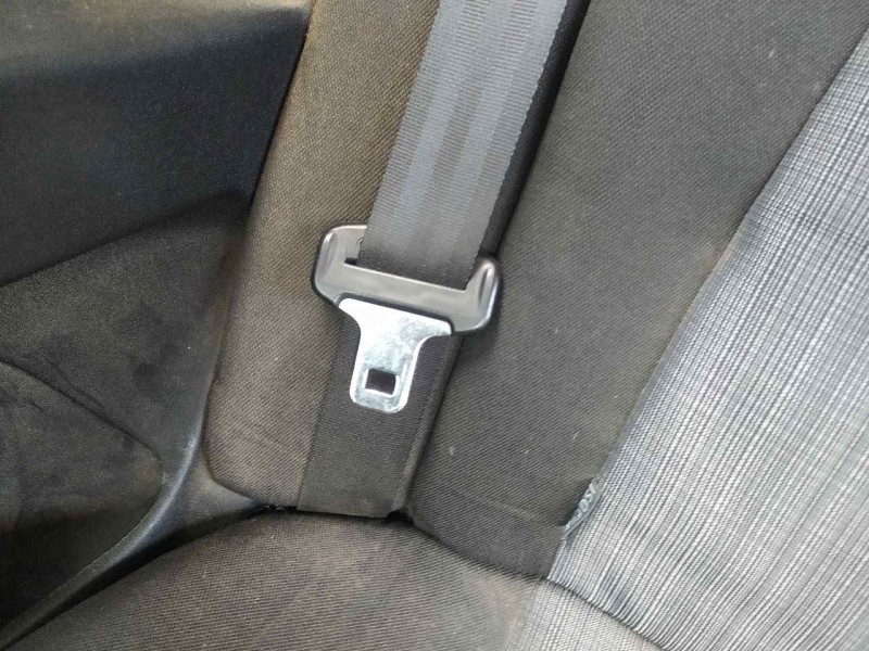 Recambio de cinturon seguridad trasero derecho para kia cee´d drive referencia OEM IAM 898201H000EQ  