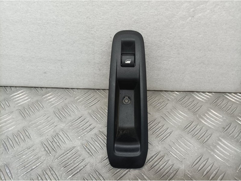 Recambio de mando elevalunas trasero derecho para peugeot 308 active bussines referencia OEM IAM 96762292ZD  VALEO