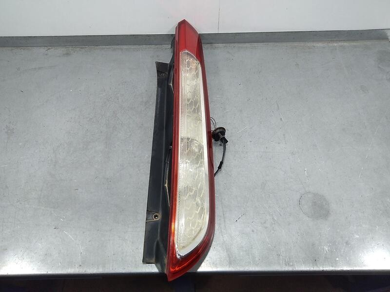 Recambio de piloto trasero derecho para ford focus lim. (cb4) trend referencia OEM IAM 8m5113404a  