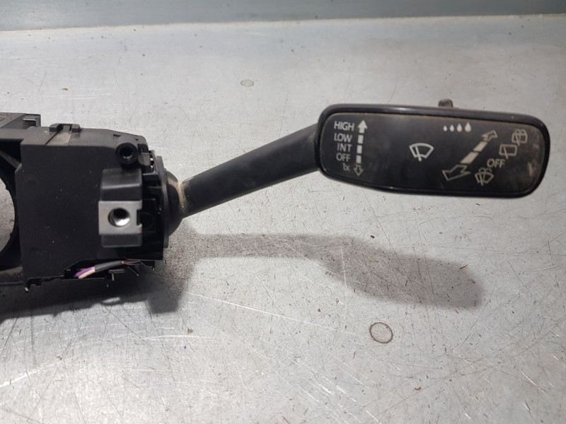 Recambio de mando luces y limpia para skoda rapid ambition referencia OEM IAM 6C6953501B  