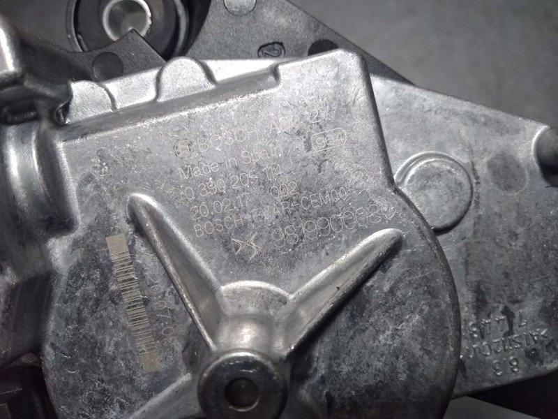 Recambio de motor limpia trasero para peugeot 2008 (p1) allure referencia OEM IAM 9819900080 0390205114 BOSCH