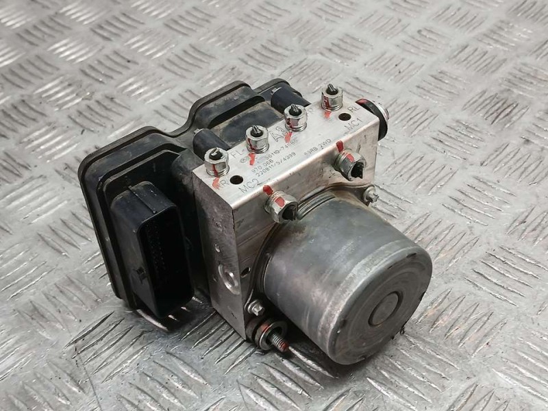 Recambio de abs para suzuki vitara hybrid referencia OEM IAM 5611074SB0 970066 BOSCH