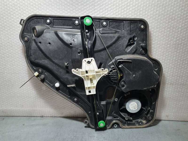 Recambio de elevalunas trasero derecho para volkswagen golf vi (5k1) rabbit bluemotion referencia OEM IAM 5K4839730J 916105105 B