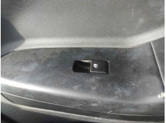 MANDO ELEVALUNAS DELANTERO DERECHO 935751H000EQ 