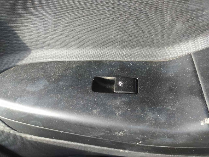 Recambio de mando elevalunas delantero derecho para kia cee´d drive referencia OEM IAM 935751H000EQ  