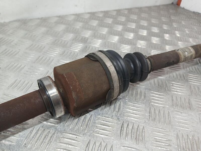 Recambio de transmision delantera derecha para renault megane ii familiar dynamique confort referencia OEM IAM 8200436366  