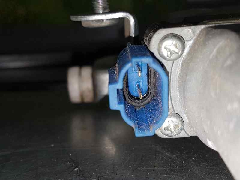 Recambio de elevalunas delantero derecho para chevrolet captiva 2.0 vcdi ls referencia OEM IAM 25937972 2 PINS ELECTRICO