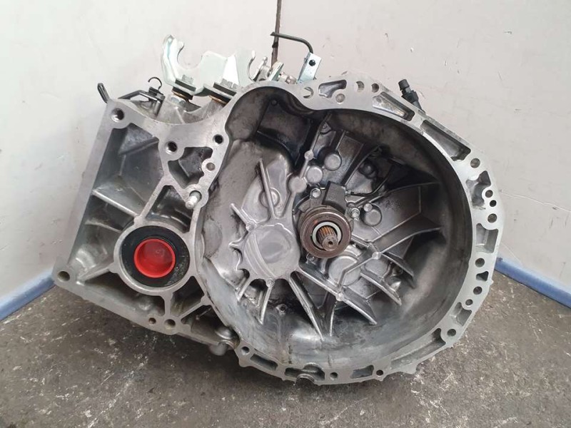 Recambio de caja cambios para suzuki vitara hybrid referencia OEM IAM 2000868M83 2G03354ZE8 6VELOCIDADES