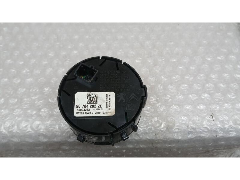 Recambio de mando multifuncion para peugeot rifter 1.5 bluehdi 130 referencia OEM IAM 96784282ZD  