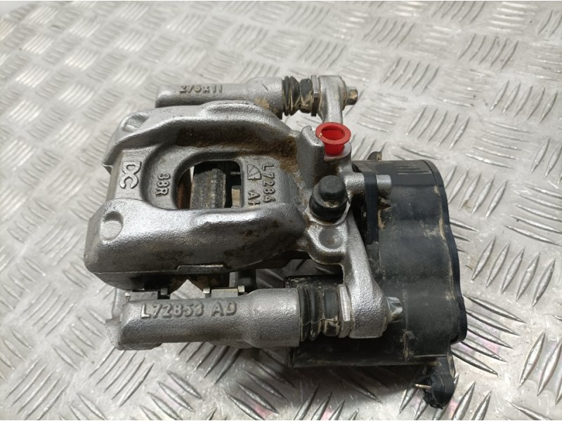 Recambio de pinza freno trasera derecha para mercedes-benz clase a (bm 177) a 180 (177.084) referencia OEM IAM A2474237600 L7284