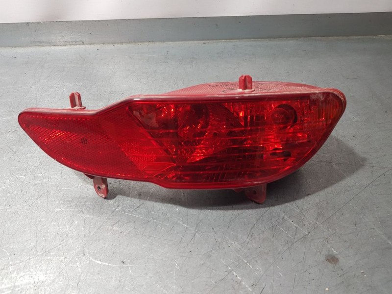 Recambio de piloto trasero derecho paragolpes para peugeot 5008 gt line referencia OEM IAM 9811981980  
