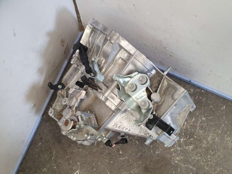 Recambio de caja cambios para suzuki vitara hybrid referencia OEM IAM 2000868M83 2G03354ZE8 6VELOCIDADES