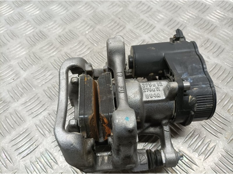 Recambio de pinza freno trasera derecha para mercedes-benz clase a (bm 177) a 180 (177.084) referencia OEM IAM A2474237600 L7284