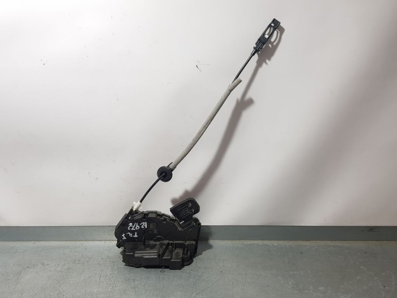 Recambio de cerradura puerta trasera izquierda para volkswagen polo beats referencia OEM IAM A5E5TA839015E 7 PINS 