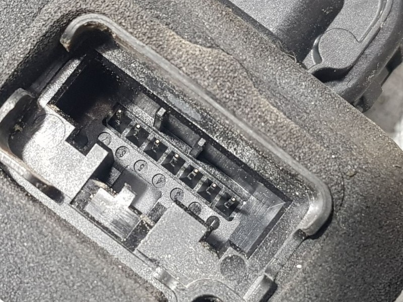 Recambio de cerradura puerta trasera izquierda para volkswagen polo beats referencia OEM IAM A5E5TA839015E 7 PINS 