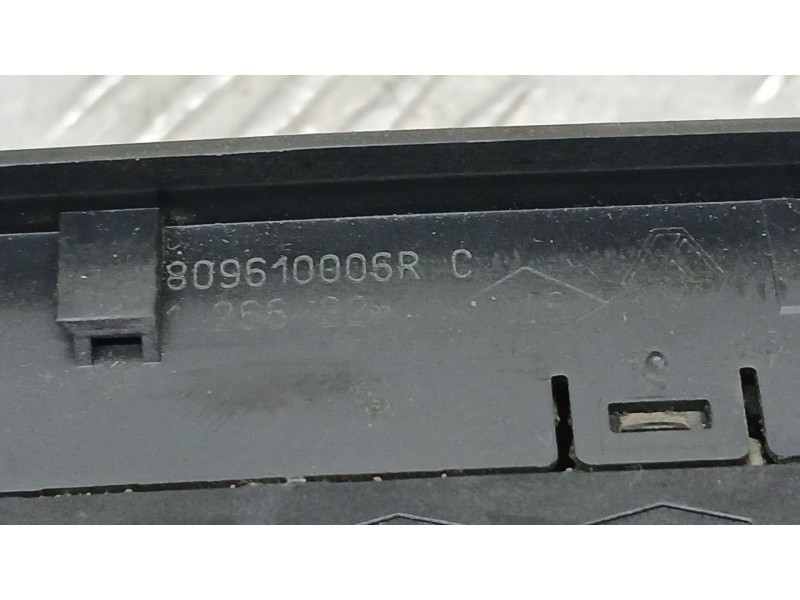 Recambio de mando elevalunas delantero izquierdo para renault megane iii grandtour (kz0/1) 1.5 dci (kz1m, kz1w, kz0r) referencia