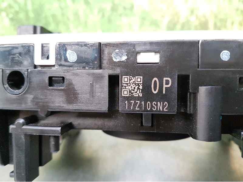 Recambio de mando luces y limpia para nissan pulsar (c13) tekna referencia OEM IAM 17Z10SN2  