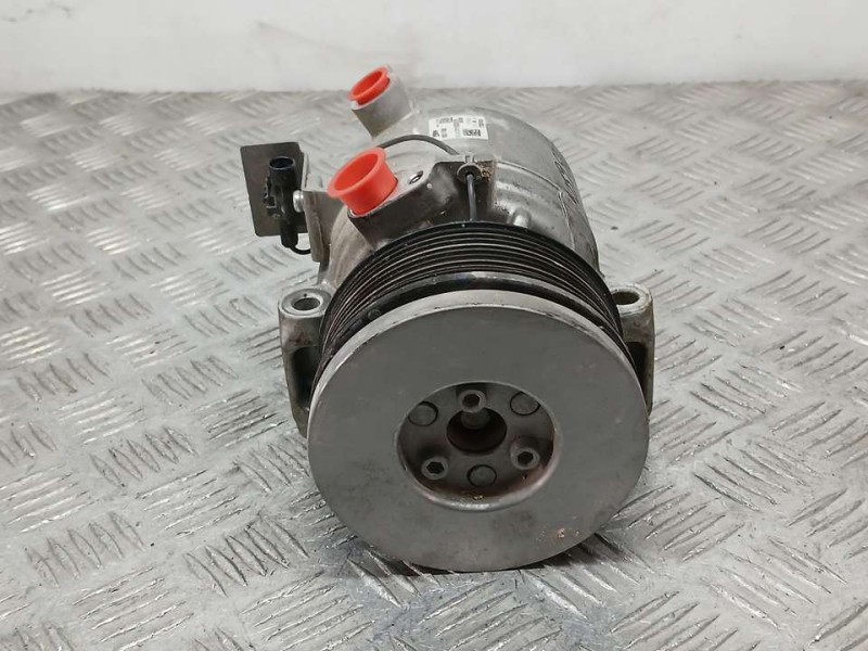 Recambio de compresor aire acondicionado para suzuki vitara hybrid referencia OEM IAM 9520174S00 T73674CA VALEO