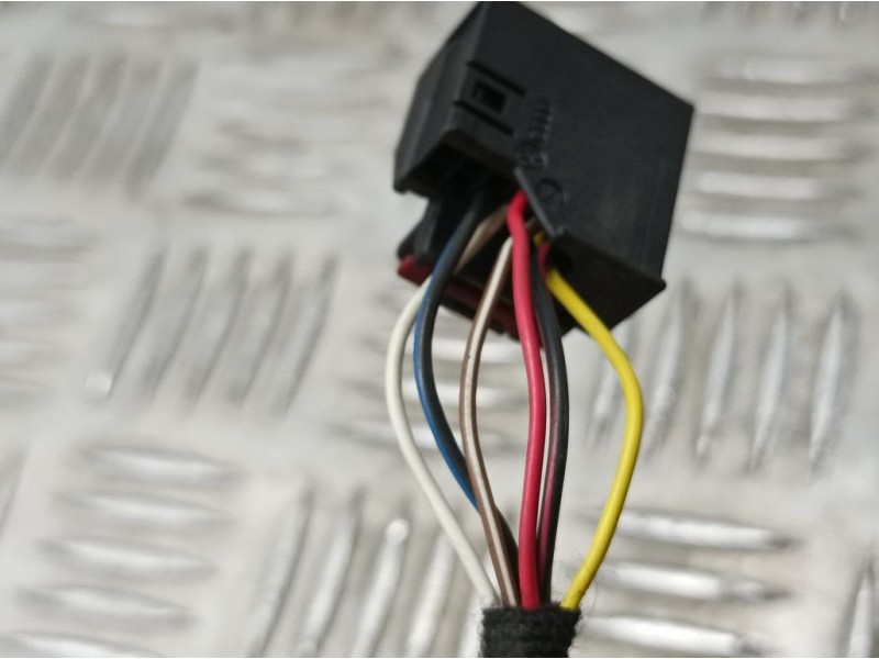 Recambio de retrovisor derecho para volkswagen golf vi (5k1) rabbit bluemotion referencia OEM IAM 5K0857508AD  ELECTRICO 6 CABLE