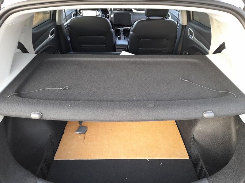 Recambio de bandeja trasera para mg zs suv (azs1) 1.0 t-gdi referencia OEM IAM 10597903  