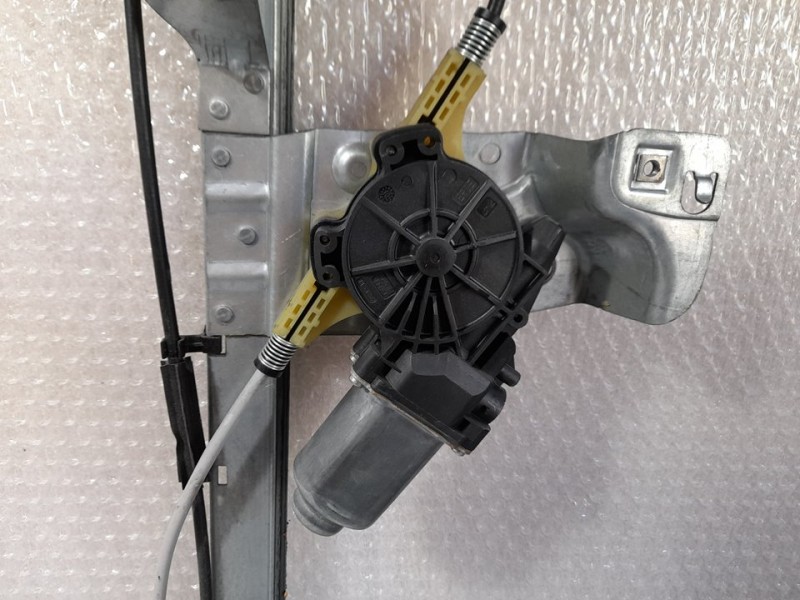 Recambio de elevalunas delantero derecho para renault kangoo furgón maxi 5p grand comfort referencia OEM IAM 09565R  ELECTRICO