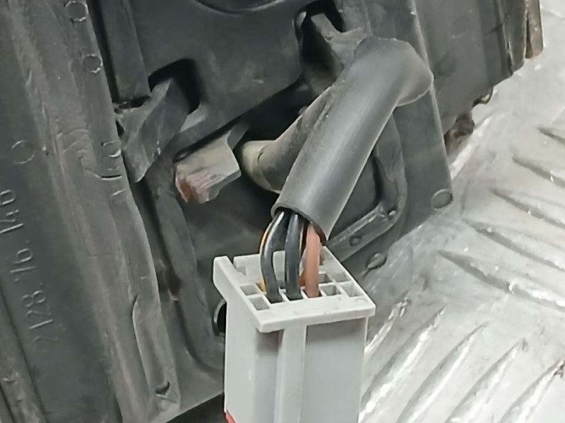 Recambio de retrovisor derecho para ford focus lim. (cb4) trend referencia OEM IAM 1728322  CARCASA TOCADA Y ELECTRICO