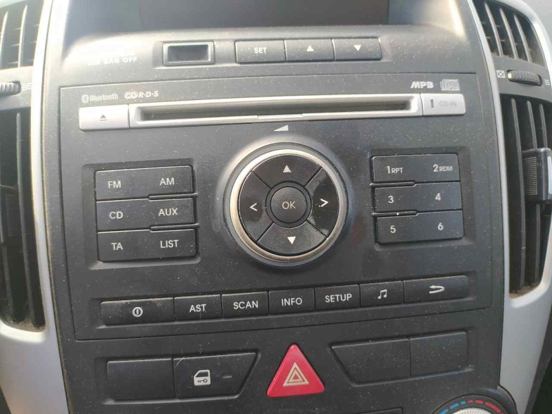 Recambio de sistema audio / radio cd para kia cee´d drive referencia OEM IAM 961601H150  