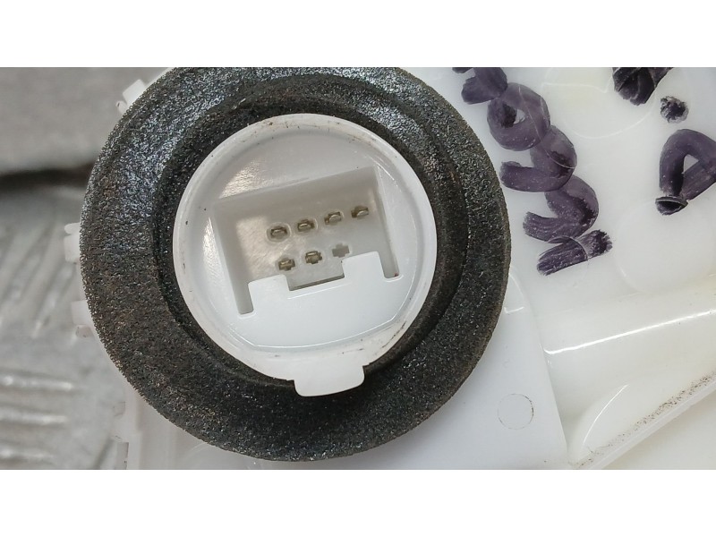 Recambio de cerradura puerta delantera derecha para mazda cx-30 (dm) skyactiv-x m hybrid referencia OEM IAM DFR758310  