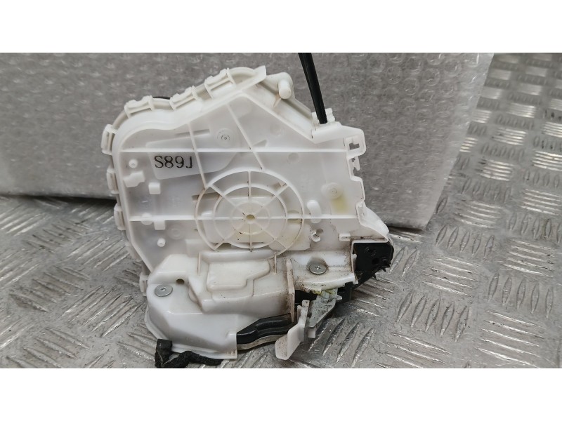 Recambio de cerradura puerta delantera derecha para mazda cx-30 (dm) skyactiv-x m hybrid referencia OEM IAM DFR758310  