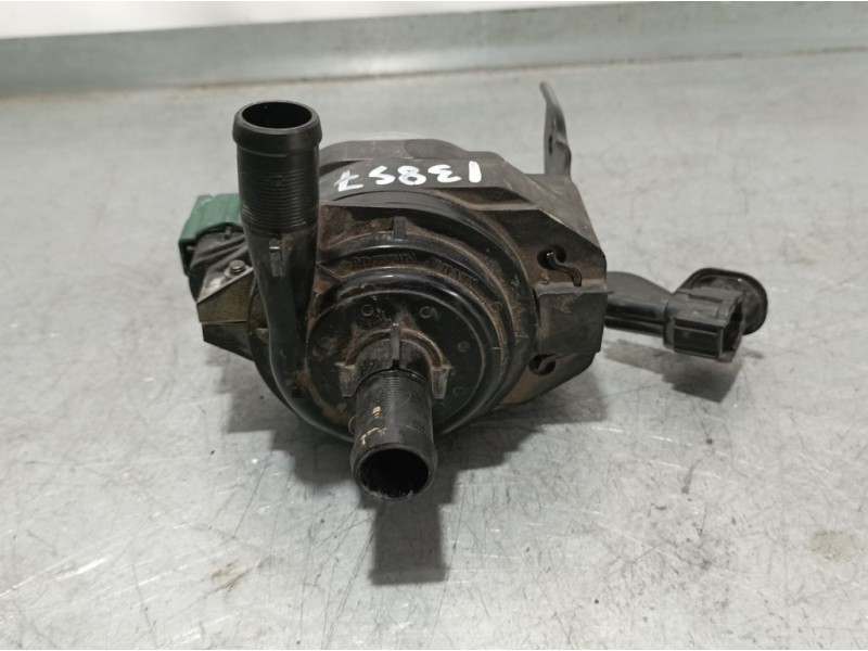 Recambio de bomba agua electrica para nissan leaf 2 zero edition referencia OEM IAM 215815SA0A 0641001451 DENSO