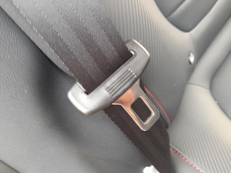 Recambio de cinturon seguridad trasero derecho para mg zs suv (azs1) 1.0 t-gdi referencia OEM IAM 10242536  