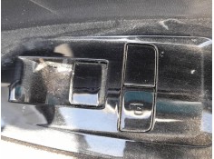 MANDO ELEVALUNAS TRASERO DERECHO 